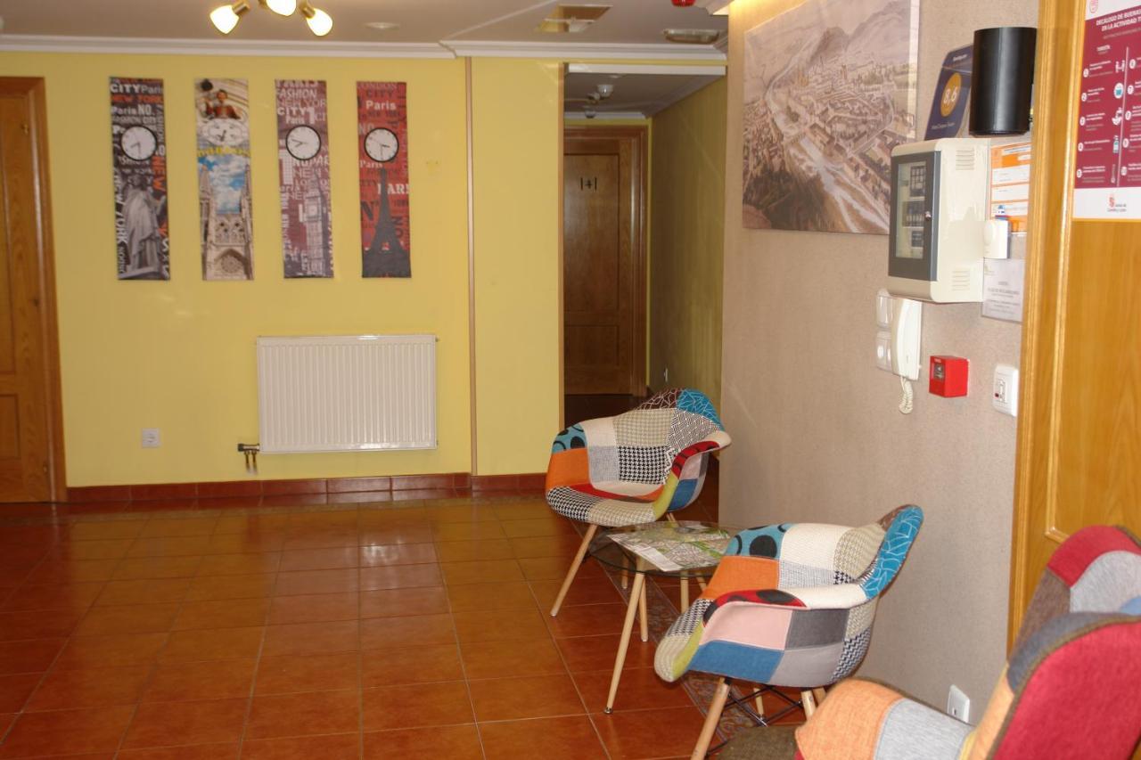 Hostal Campus Burgo Exterior foto