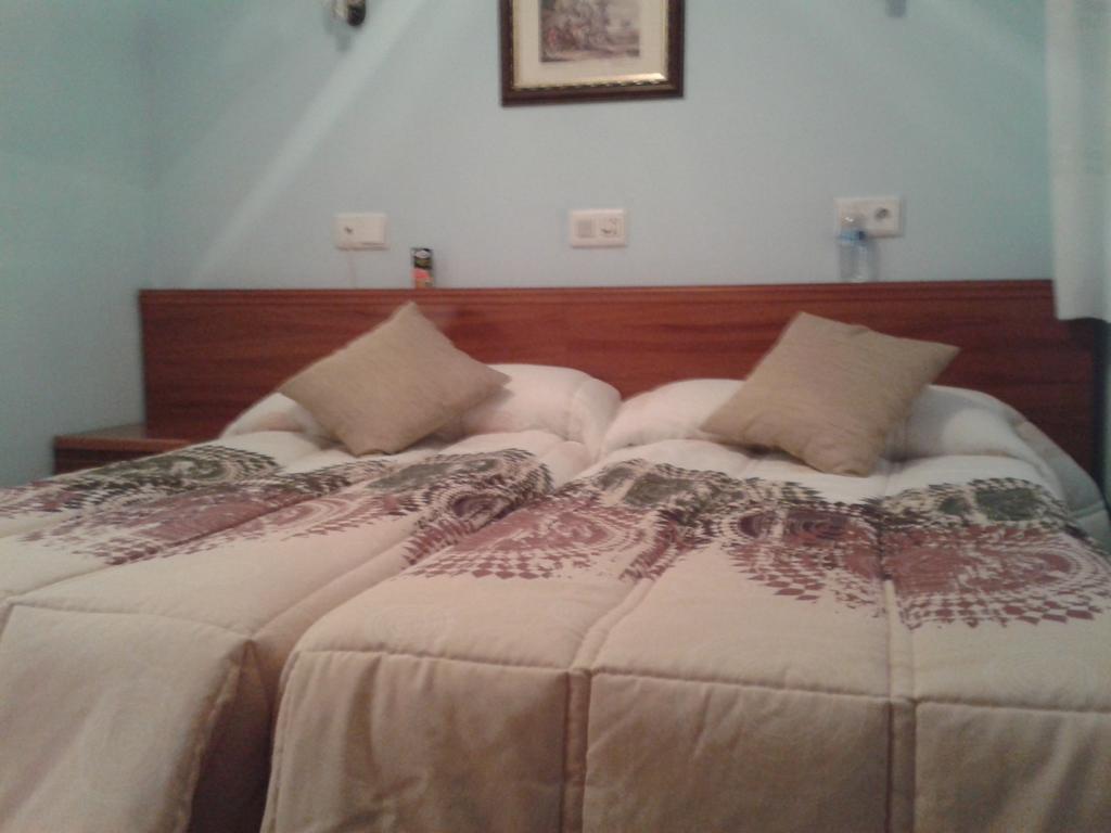 Hostal Campus Burgo Exterior foto