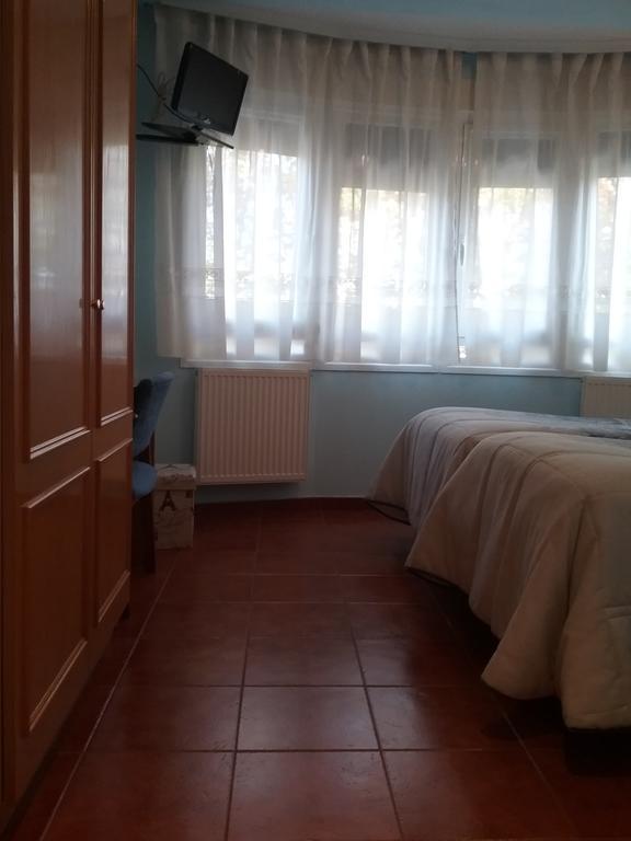 Hostal Campus Burgo Exterior foto